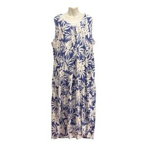 Dream & Co Floral Blue and White Maxi lounge Dress. Size 18-20 with pockets